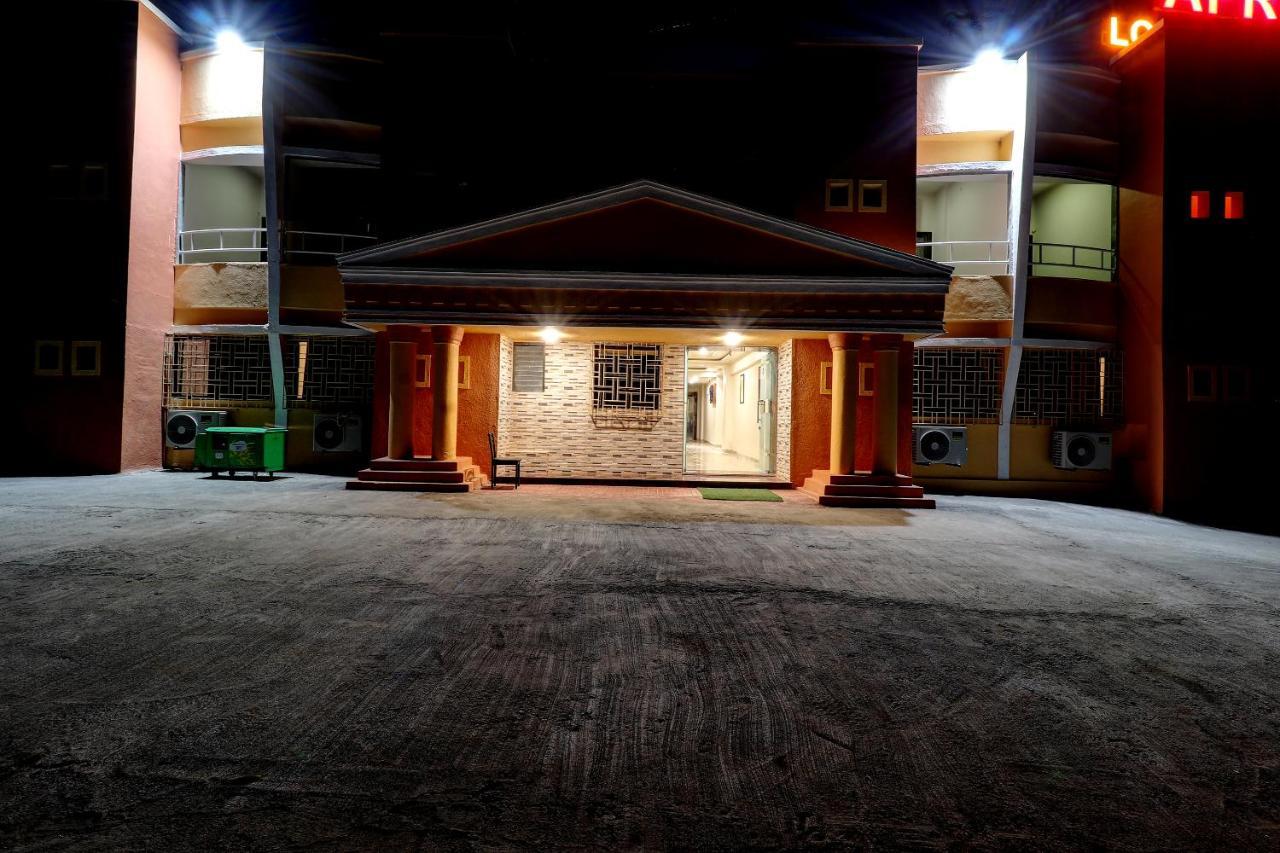 Hotel Apratim Lodging & Boarding Ulhasnagar Exterior photo
