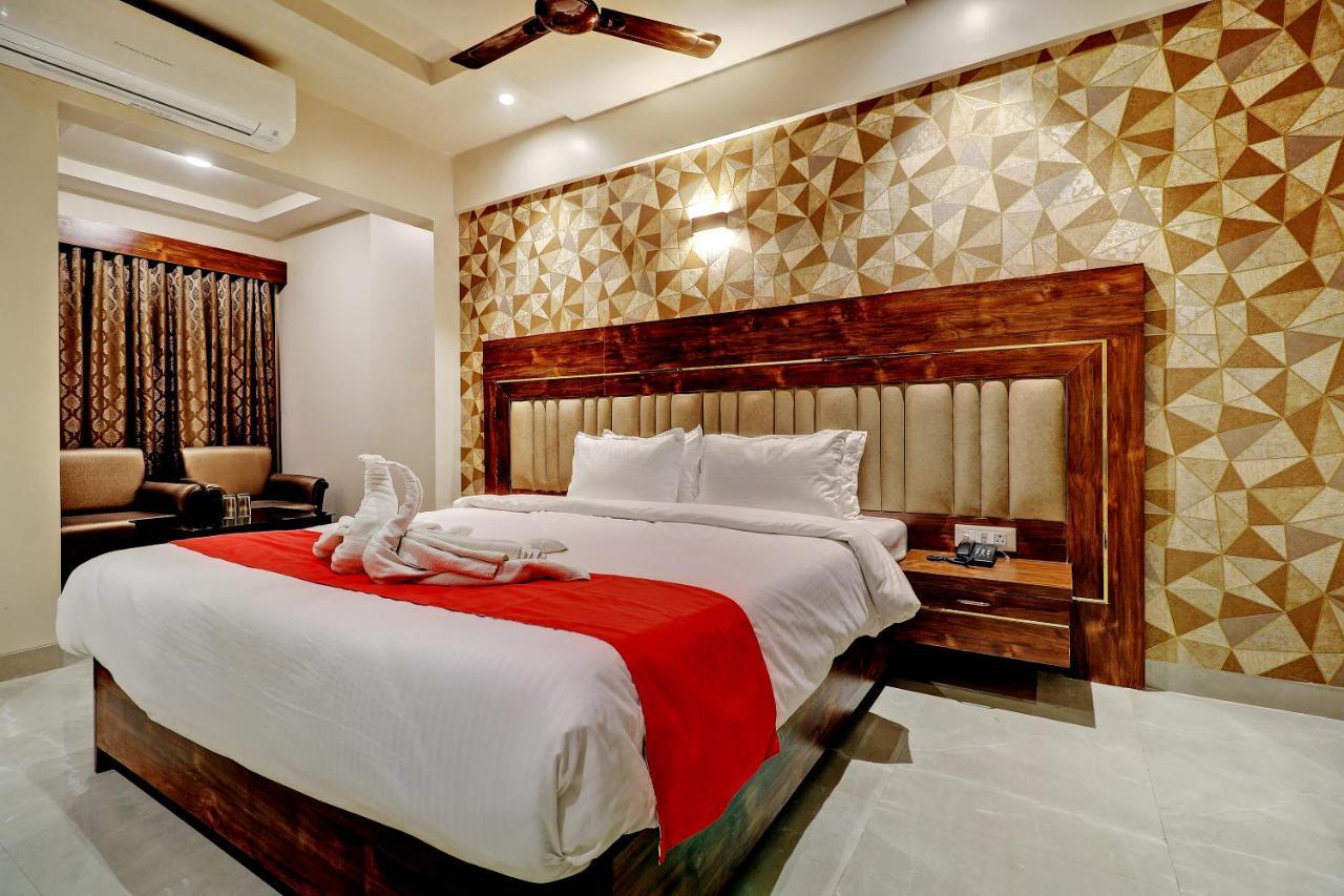 Hotel Apratim Lodging & Boarding Ulhasnagar Exterior photo