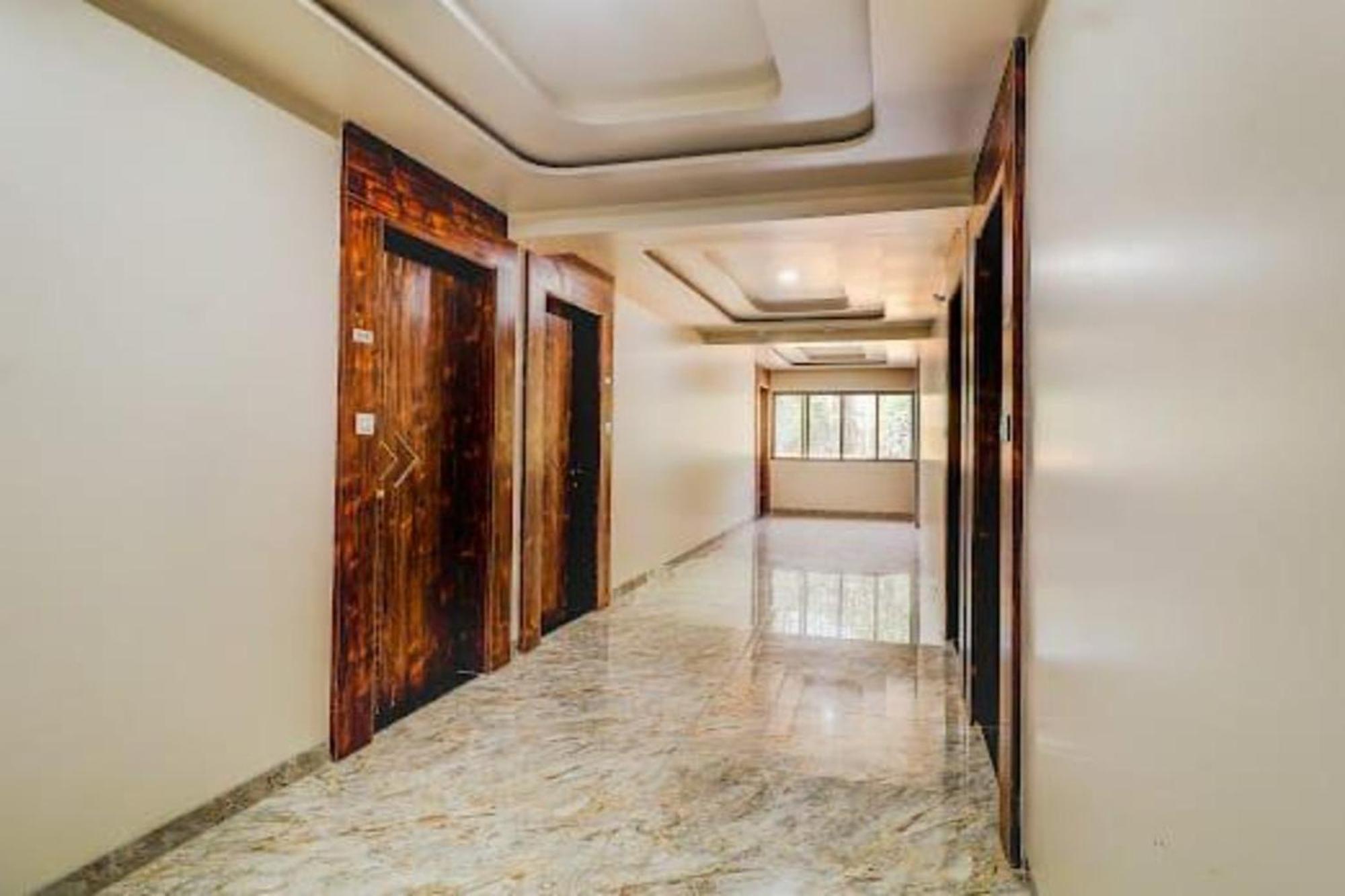Hotel Apratim Lodging & Boarding Ulhasnagar Exterior photo